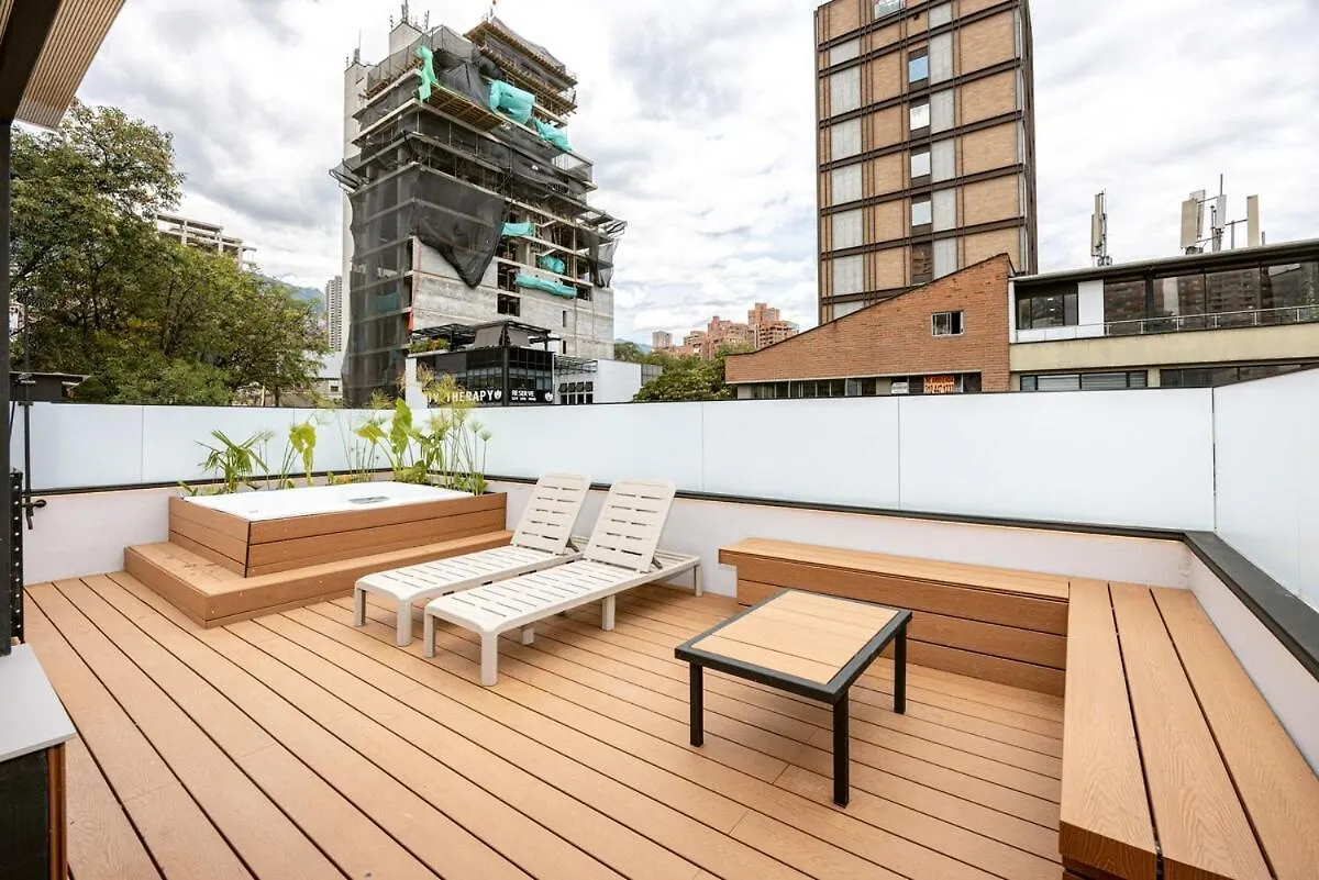 L301 4Br Lleras Park Apt Rooftop Jacuzzi Air Conditioning Medellin Apartment