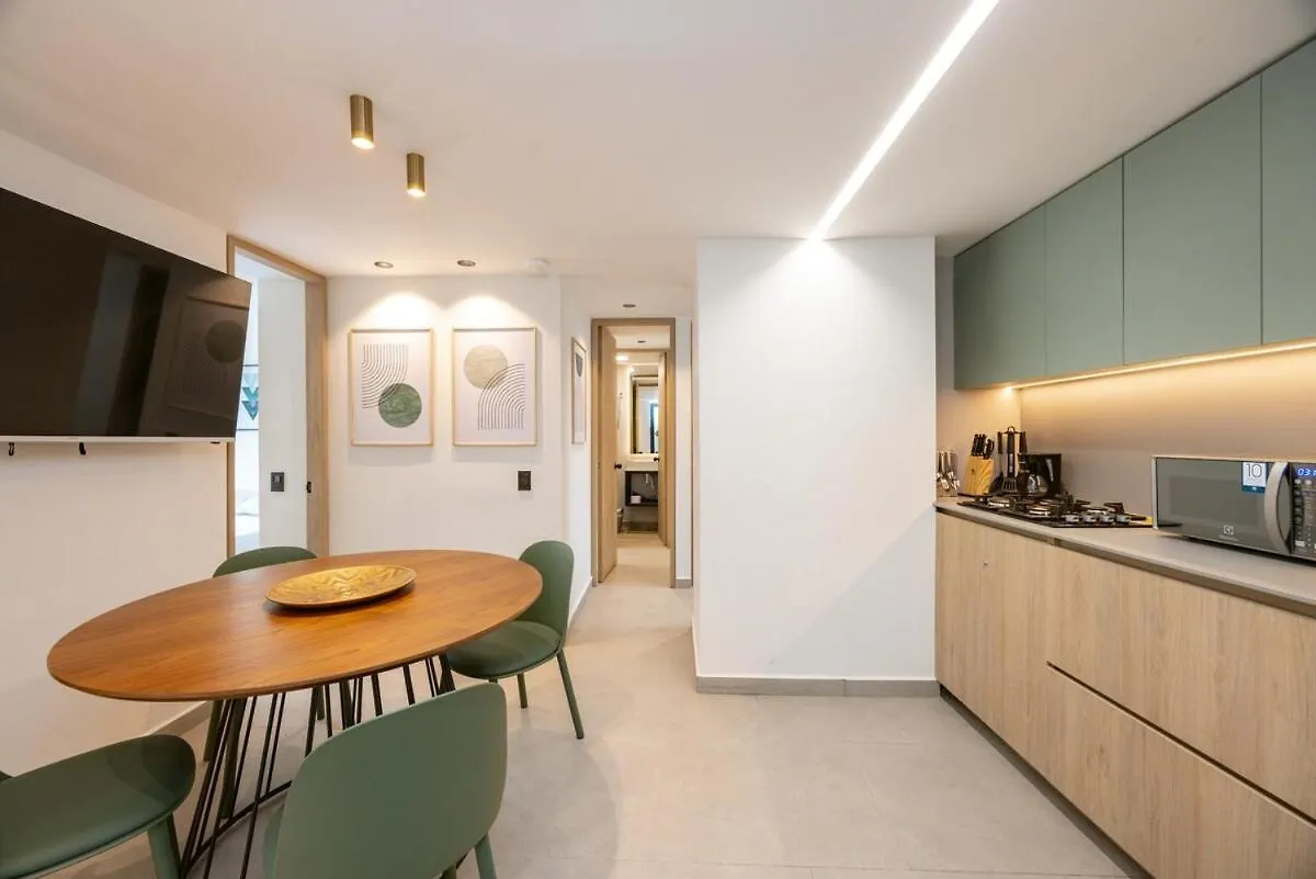 Apartment L301 4Br Lleras Park Apt Rooftop Jacuzzi Air Conditioning Medellin