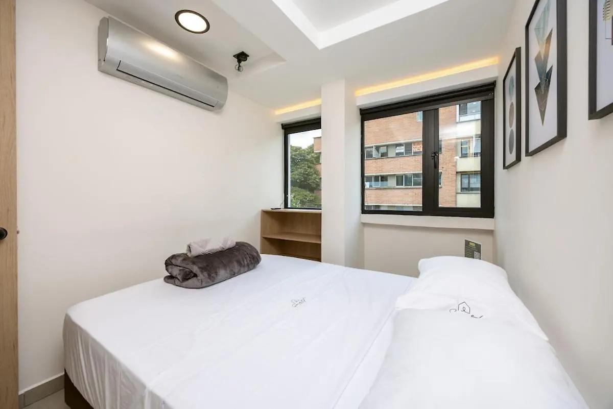 L301 4Br Lleras Park Apt Rooftop Jacuzzi Air Conditioning Medellin 0*,  Colombia
