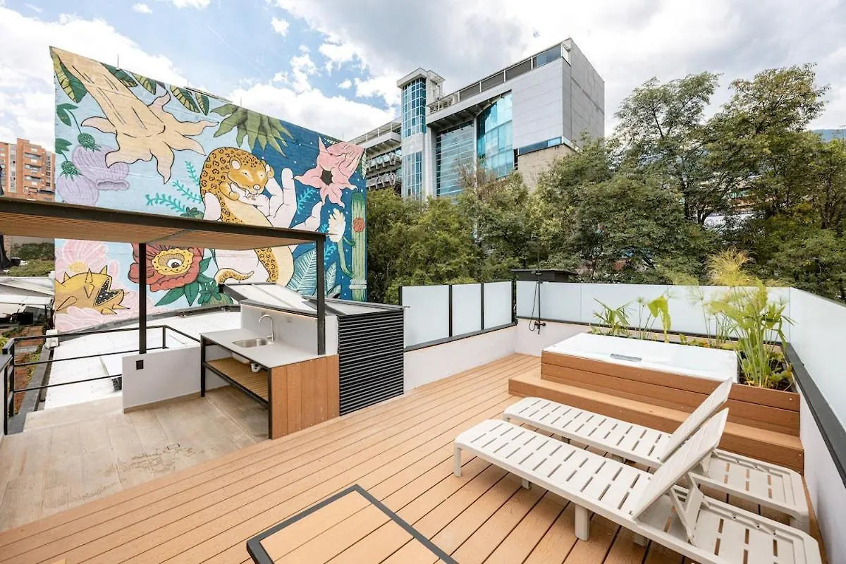 L301 4Br Lleras Park Apt Rooftop Jacuzzi Air Conditioning Medellin Apartment