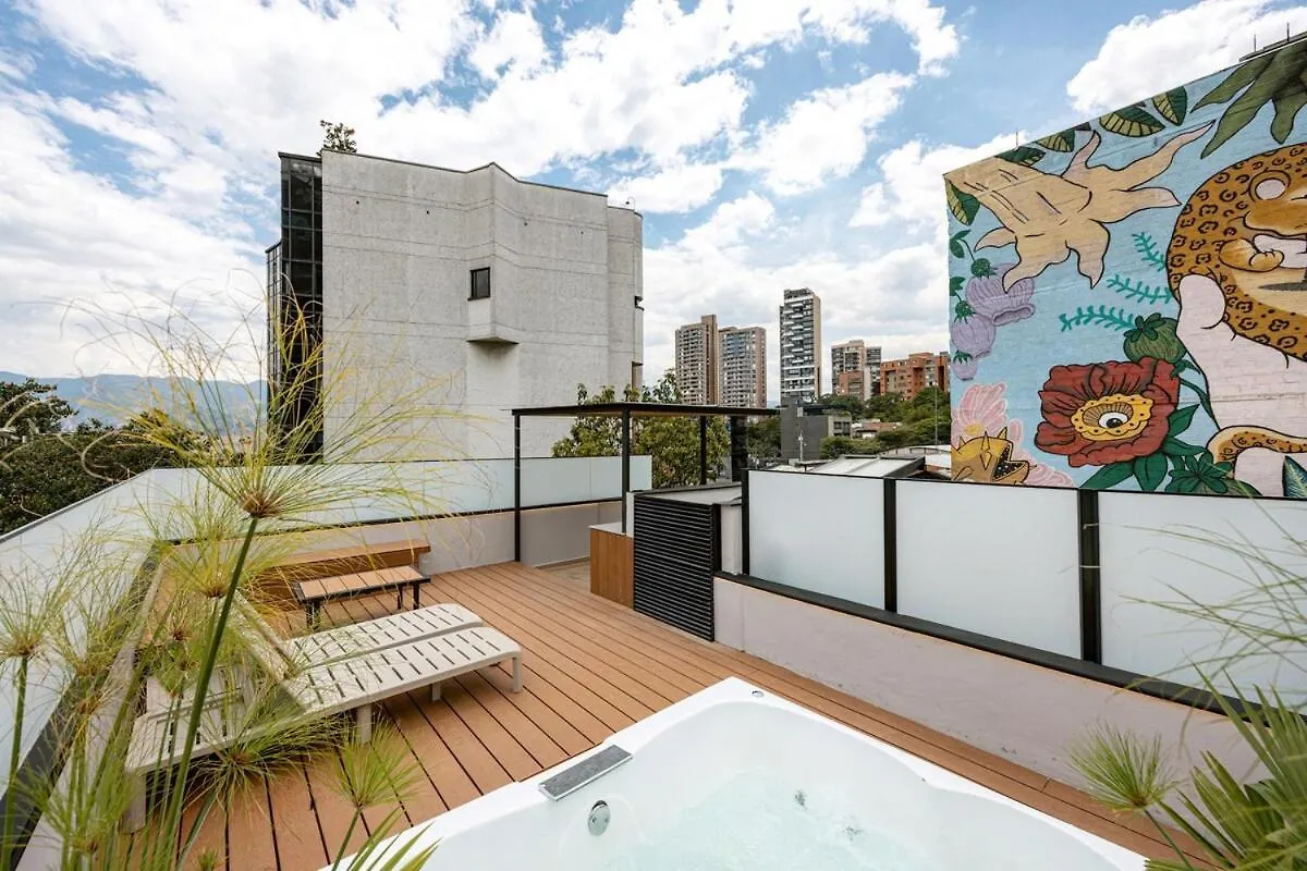 L301 4Br Lleras Park Apt Rooftop Jacuzzi Air Conditioning Medellin Apartment