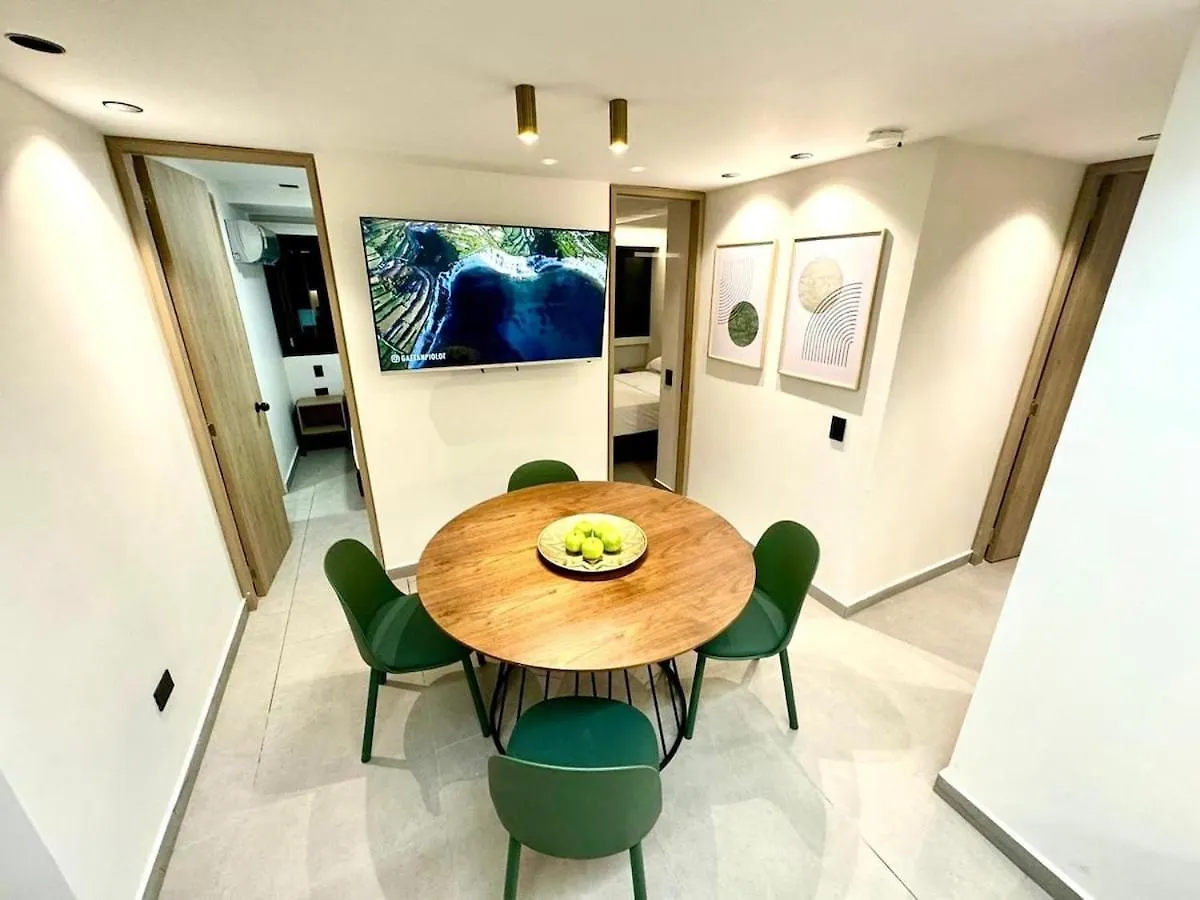 Apartment L301 4Br Lleras Park Apt Rooftop Jacuzzi Air Conditioning Medellin