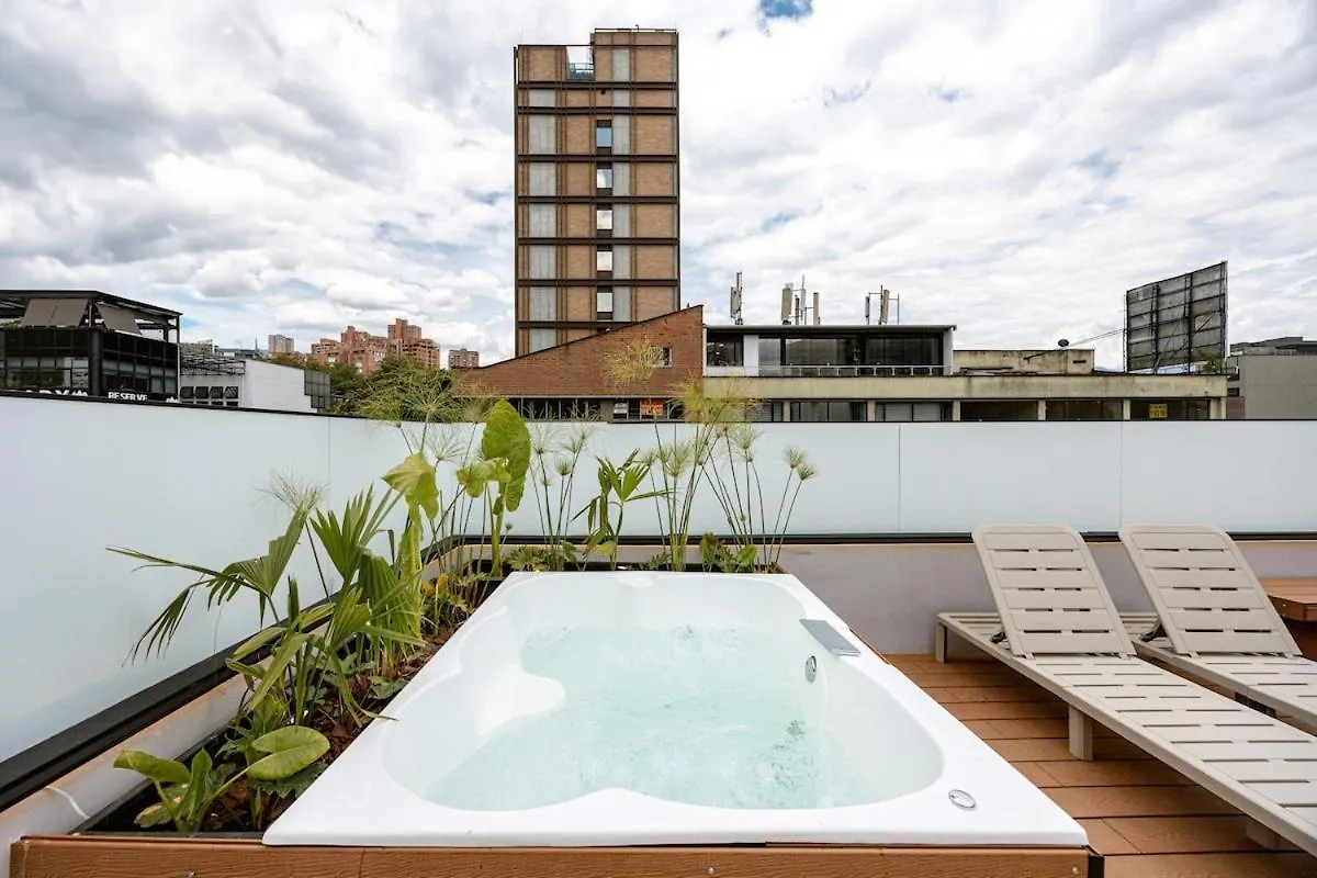 L301 4Br Lleras Park Apt Rooftop Jacuzzi Air Conditioning Medellin