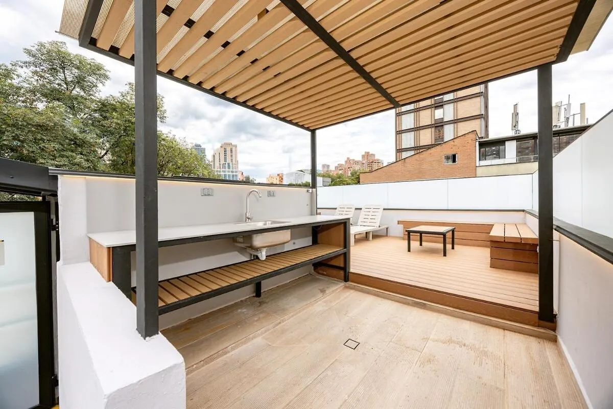 L301 4Br Lleras Park Apt Rooftop Jacuzzi Air Conditioning Medellin
