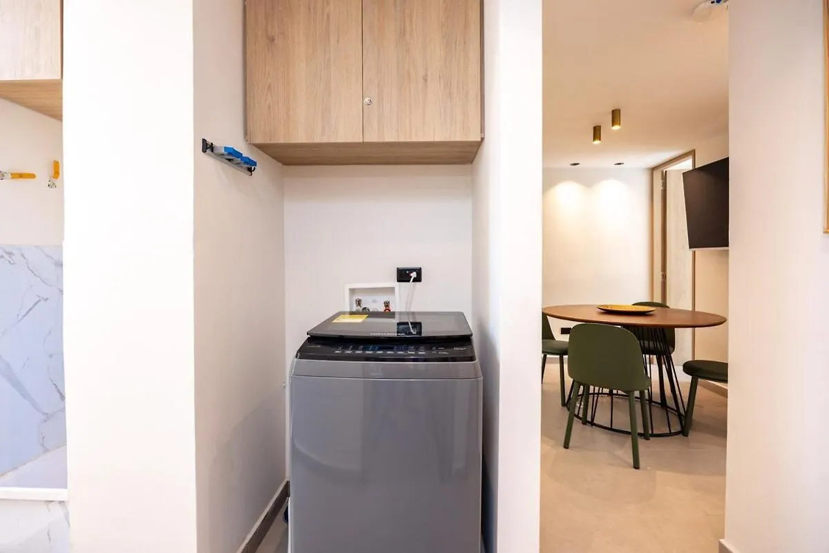 Apartment L301 4Br Lleras Park Apt Rooftop Jacuzzi Air Conditioning Medellin