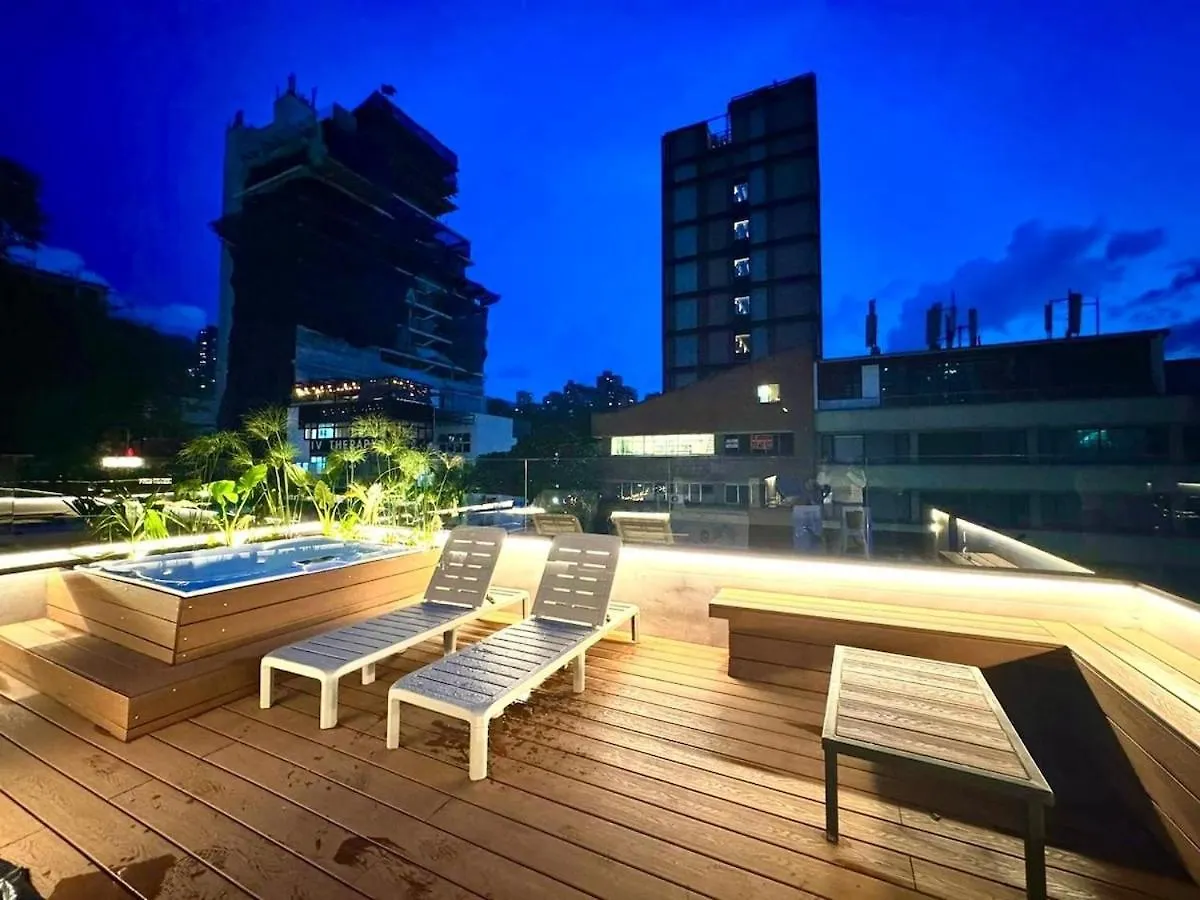 L301 4Br Lleras Park Apt Rooftop Jacuzzi Air Conditioning Medellin Colombia