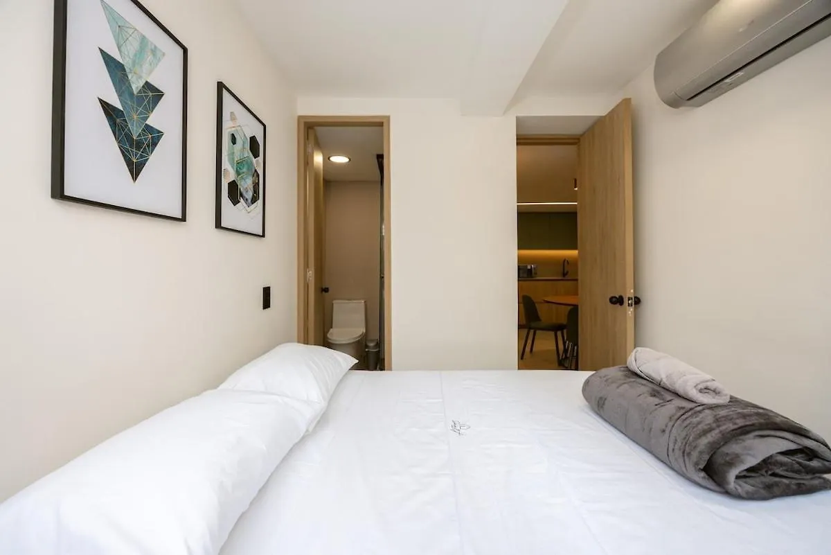 Apartment L301 4Br Lleras Park Apt Rooftop Jacuzzi Air Conditioning Medellin Colombia